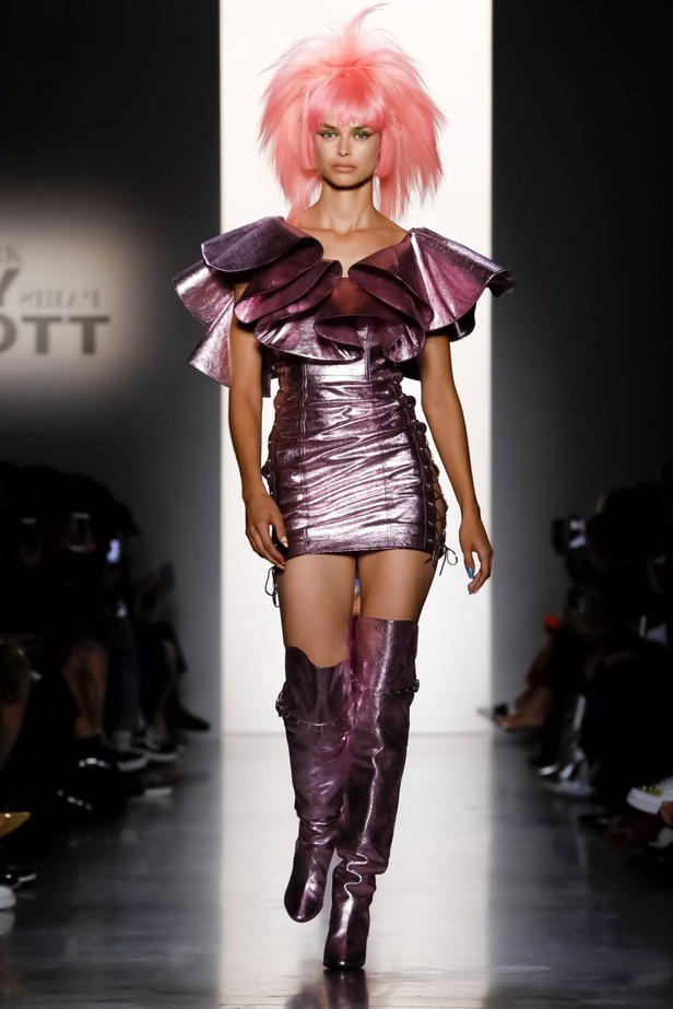 اسبوع الموضة في نيويورك 2019 ازياء JEREMY SCOTT الفاخرة لربيع و صيف 2020  