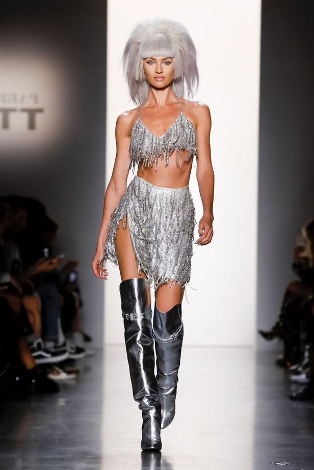 اسبوع الموضة في نيويورك 2019 ازياء JEREMY SCOTT الفاخرة لربيع و صيف 2020  