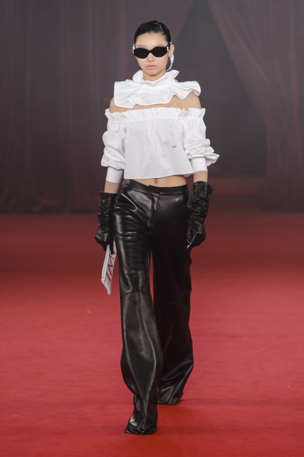 مجموعة أزياء اوف وايت لربيع ٢٠١٨