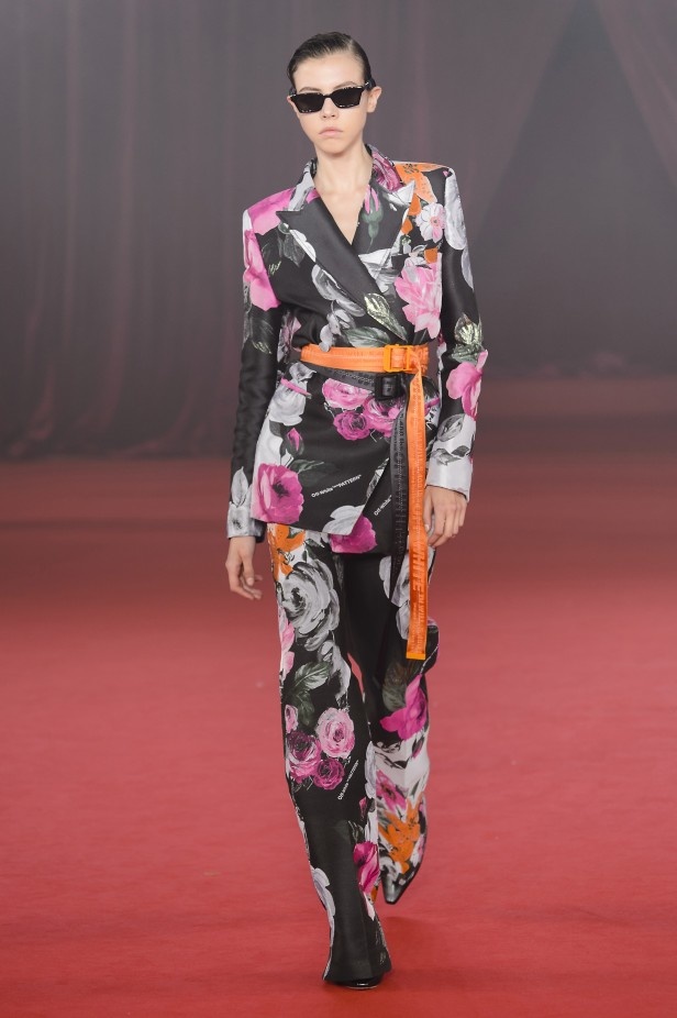 مجموعة أزياء اوف وايت لربيع ٢٠١٨