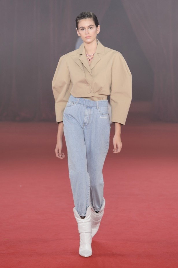 مجموعة أزياء اوف وايت لربيع ٢٠١٨