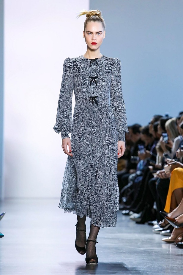 عرض ازياء BADGLEY MISCHKA في اسبوع الموضة في نيويورك 2020 لموسم الخريف والشتاء