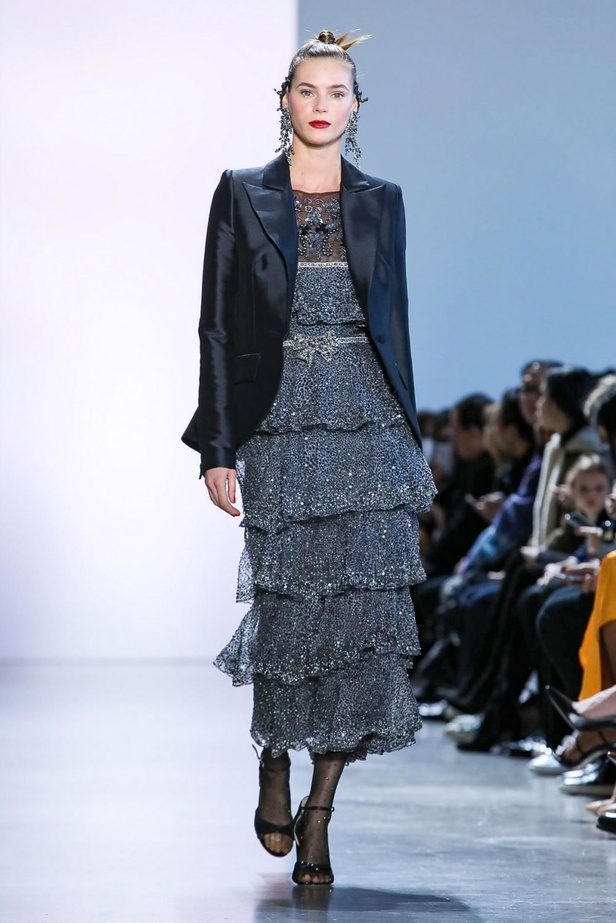 عرض ازياء BADGLEY MISCHKA في اسبوع الموضة في نيويورك 2020 لموسم الخريف والشتاء