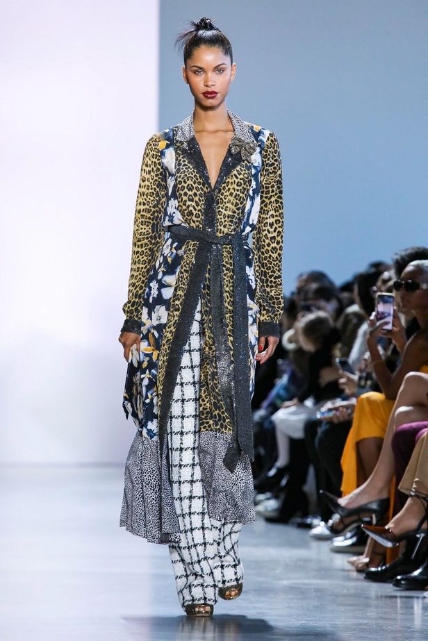 عرض ازياء BADGLEY MISCHKA في اسبوع الموضة في نيويورك 2020 لموسم الخريف والشتاء