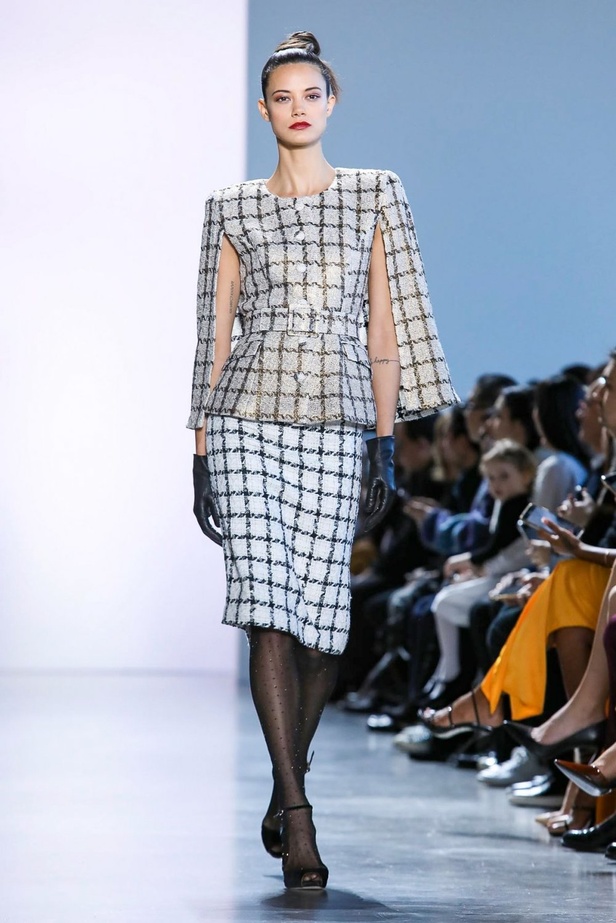 عرض ازياء BADGLEY MISCHKA في اسبوع الموضة في نيويورك 2020 لموسم الخريف والشتاء