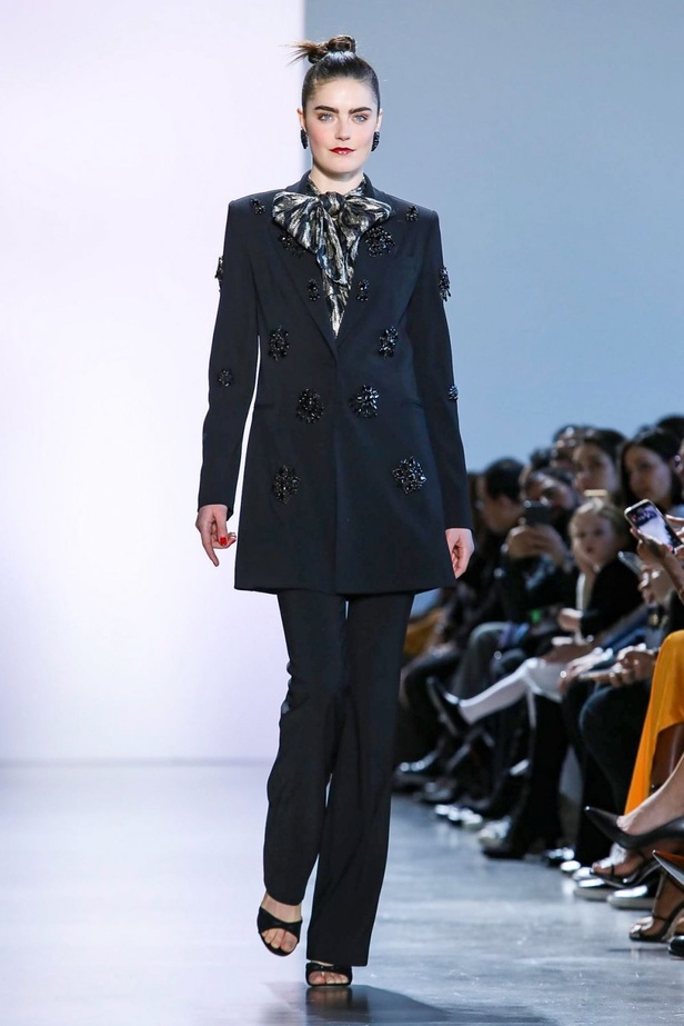 عرض ازياء BADGLEY MISCHKA في اسبوع الموضة في نيويورك 2020 لموسم الخريف والشتاء