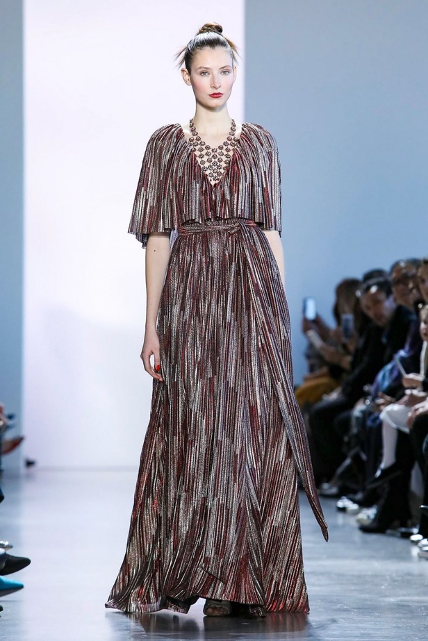 عرض ازياء BADGLEY MISCHKA في اسبوع الموضة في نيويورك 2020 لموسم الخريف والشتاء