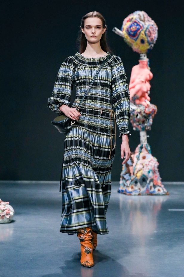 اكسسوارات TORY BURCH الفاخرة من اسبوع الموضة في نيويورك 2020