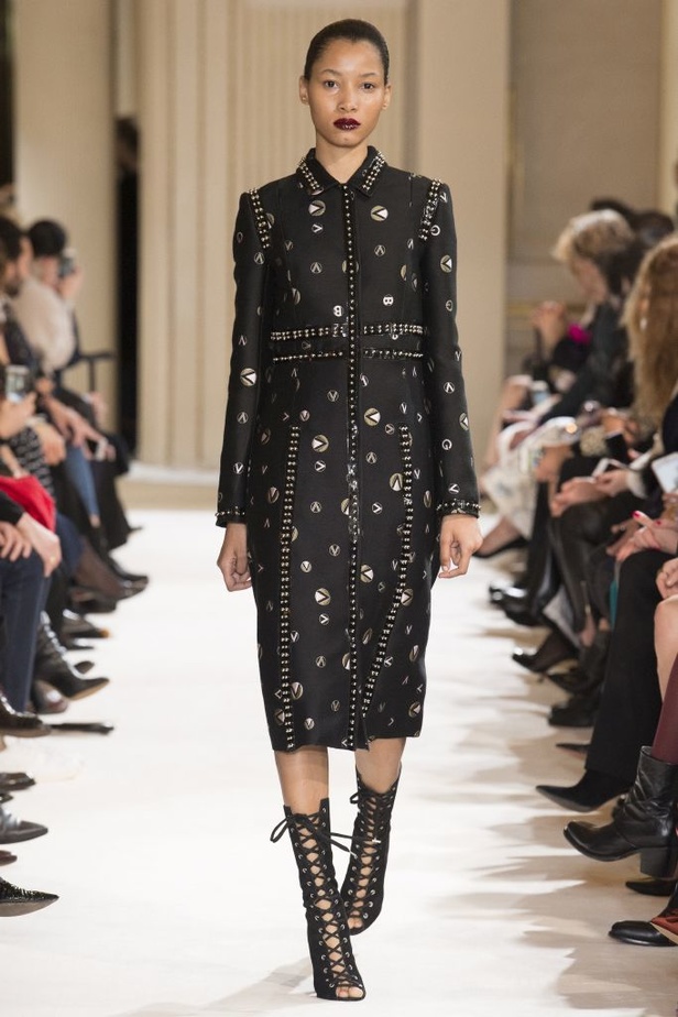 مجموعة جيامباتيستا فالي Giambattista Valli لخريف وشتاء 2017