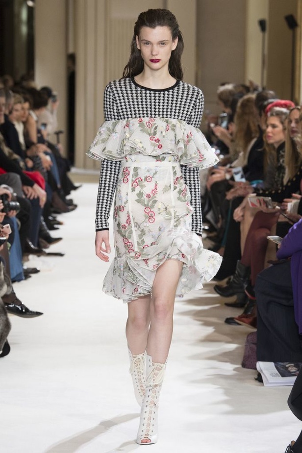 مجموعة جيامباتيستا فالي Giambattista Valli لخريف وشتاء 2017