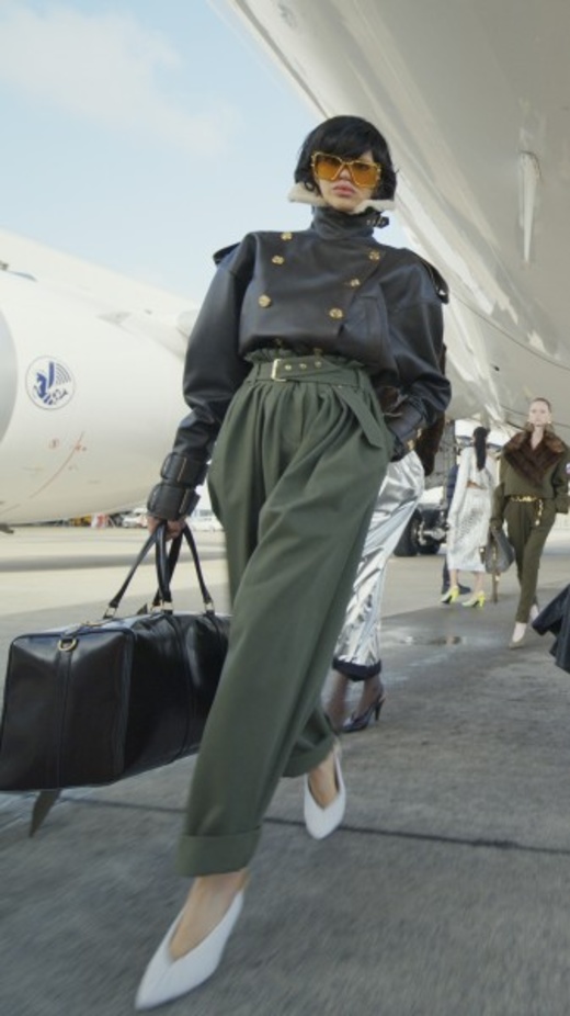 عرض أزياء Balmain لخريف وشتاء 2021-2022