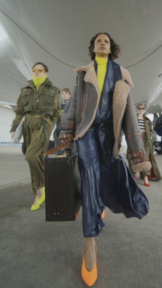 عرض أزياء Balmain لخريف وشتاء 2021-2022