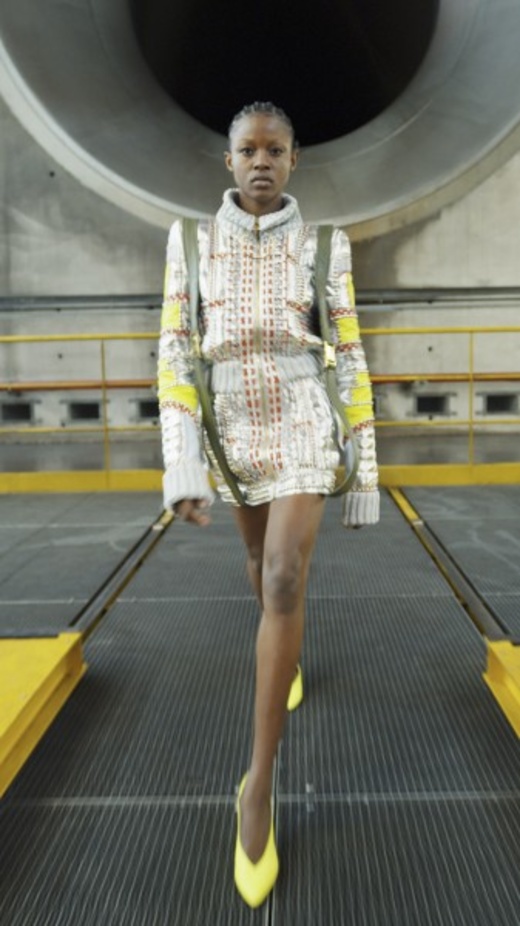 عرض أزياء Balmain لخريف وشتاء 2021-2022