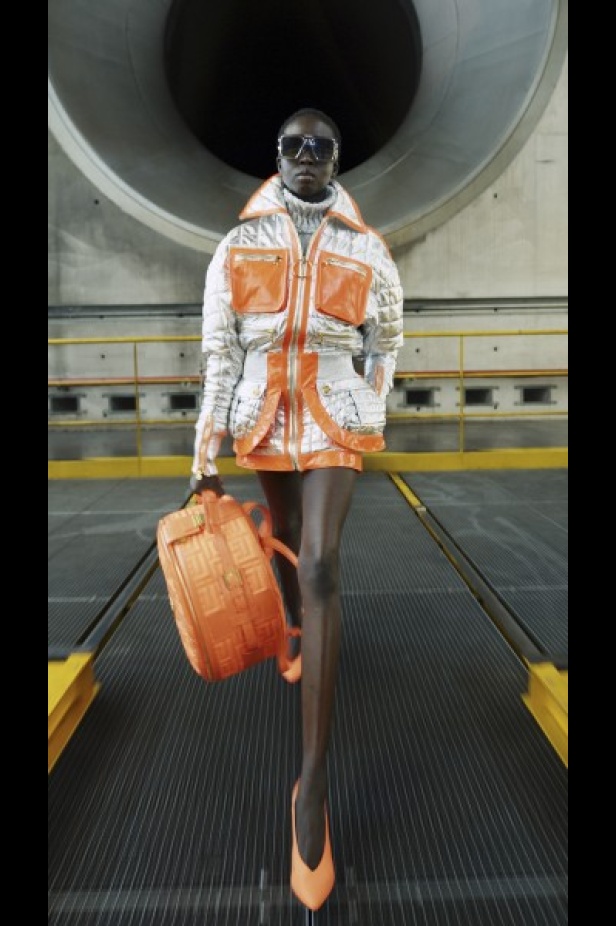 عرض أزياء Balmain لخريف وشتاء 2021-2022