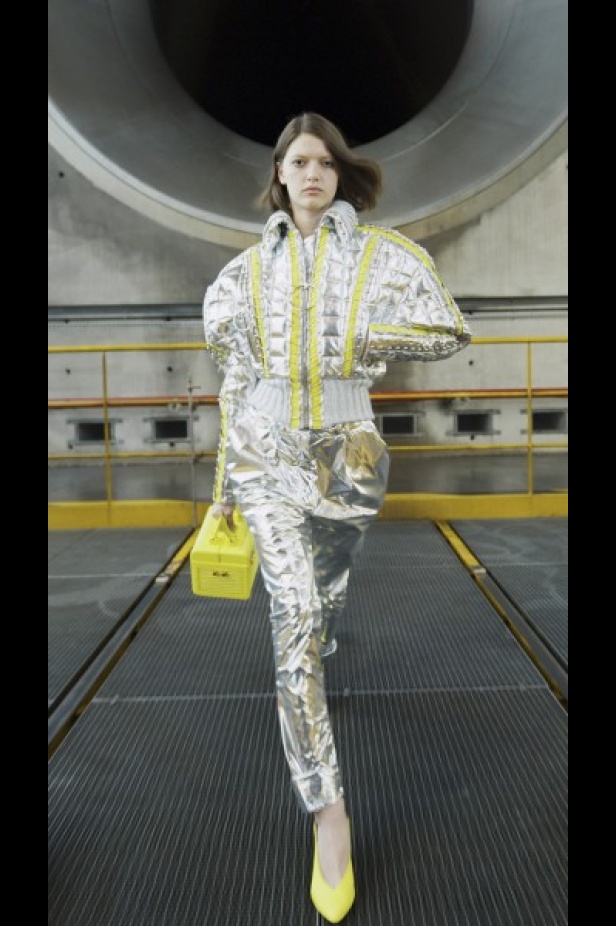 عرض أزياء Balmain لخريف وشتاء 2021-2022