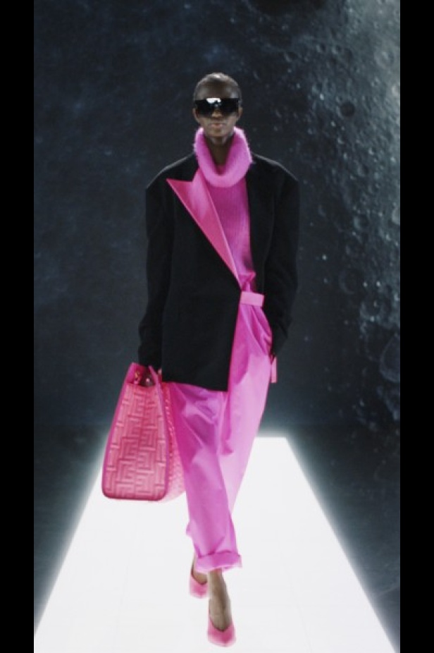 عرض أزياء Balmain لخريف وشتاء 2021-2022