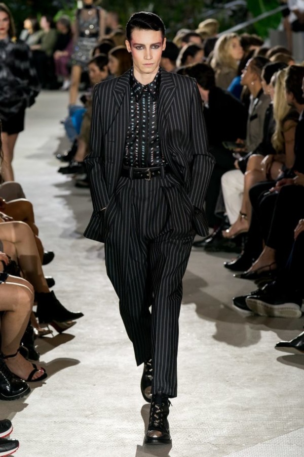 لويس فيتون تحوّل مطار نيويورك إلى منصة لعرض مجموعة 2020 Cruise Collection