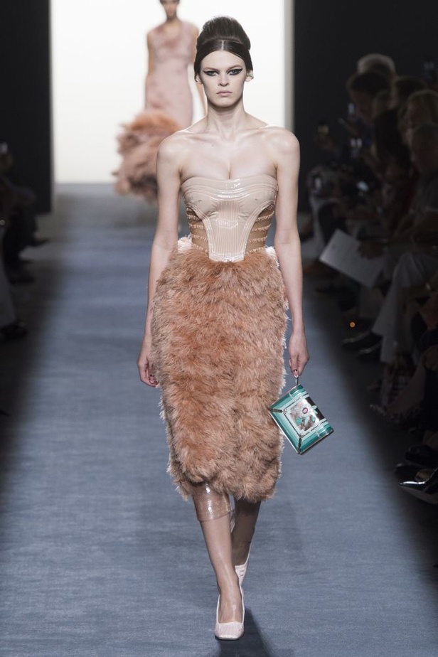 عرض أزياء Fendi لخريف 2018