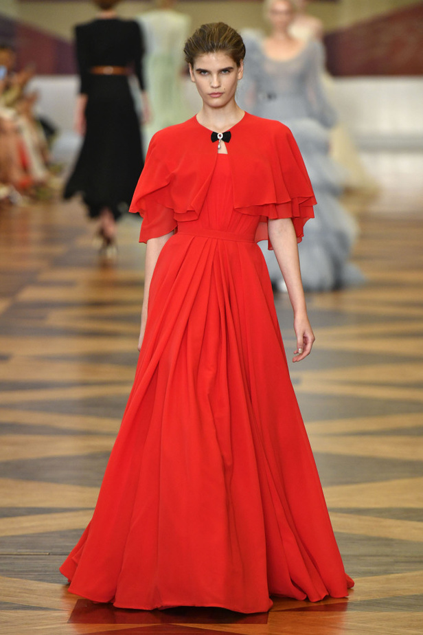 عرض Ulyana Sergeenko لخريف 2018