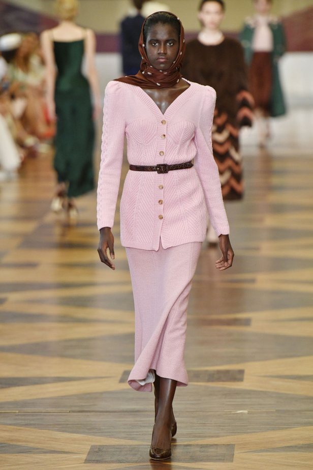 عرض Ulyana Sergeenko لخريف 2018