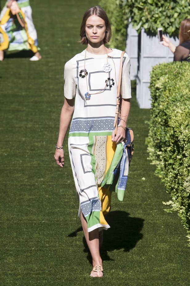 مجموعة دار "توري بورتش" لموسم ربيع وصيف 2018