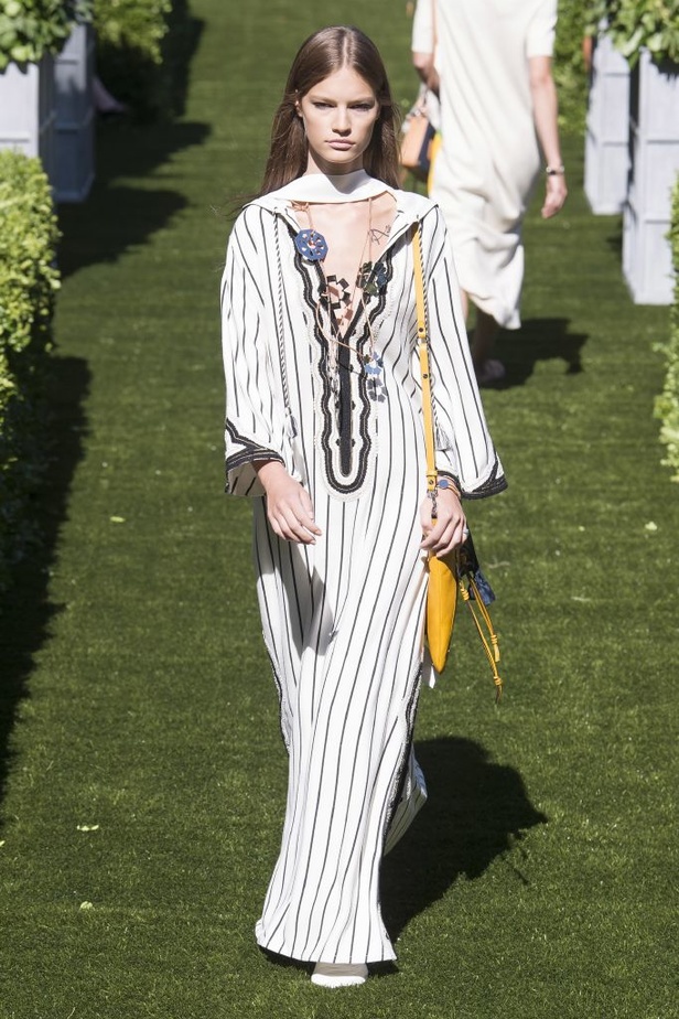 مجموعة دار "توري بورتش" لموسم ربيع وصيف 2018