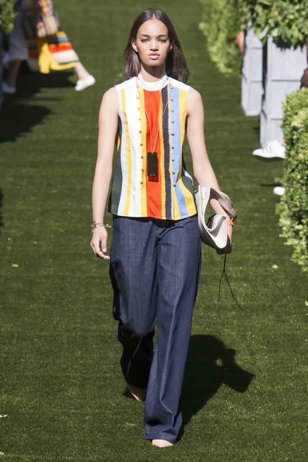 مجموعة دار "توري بورتش" لموسم ربيع وصيف 2018