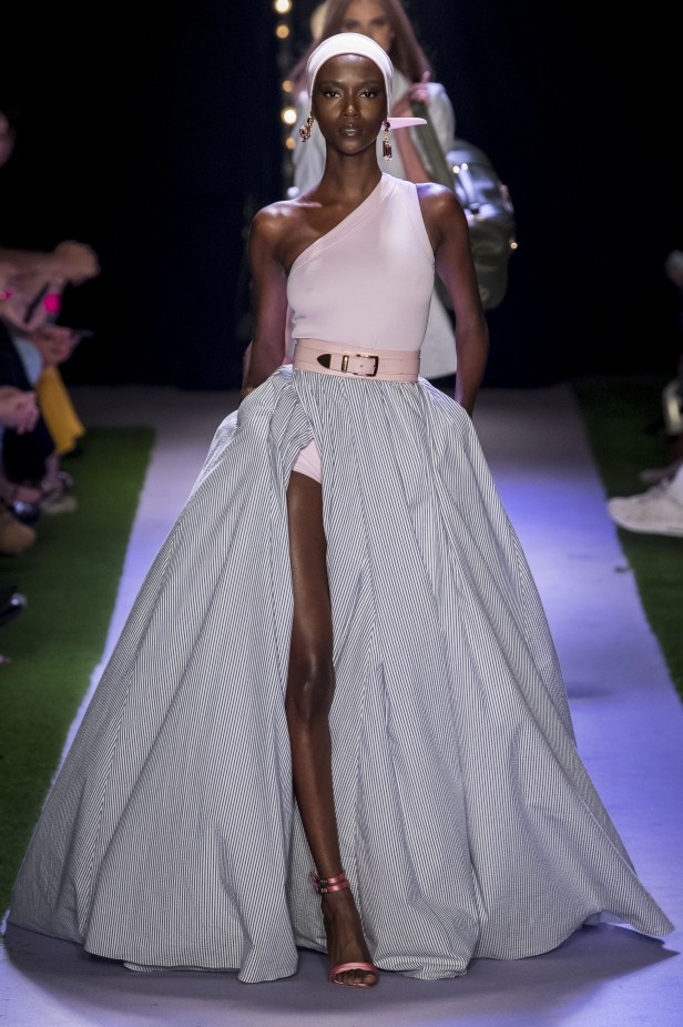 مجموعة Brandon Maxwell لربيع 2020