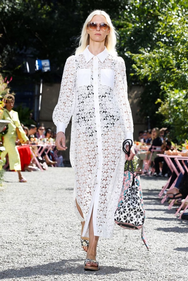 عرض أزياء كيت سبايد لموسم ربيع وصيف 2020