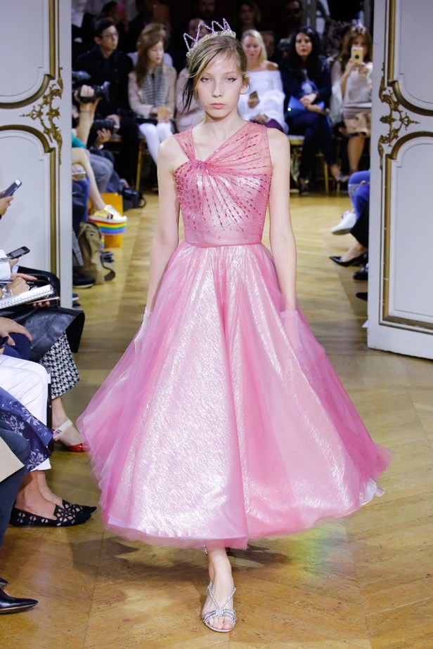 مجموعة "جون غاليانو" John Galliano لموسم ربيع وصيف 2018