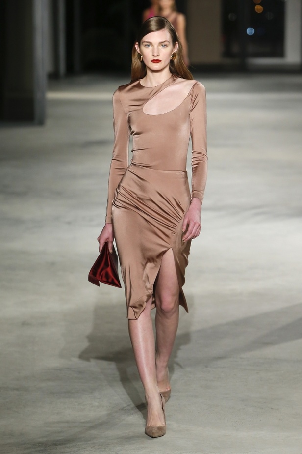 عرض أزياء Cushnie et Ochs لخريف وشتاء 2018 !