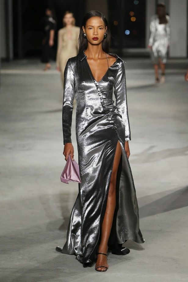 عرض أزياء Cushnie et Ochs لخريف وشتاء 2018 !