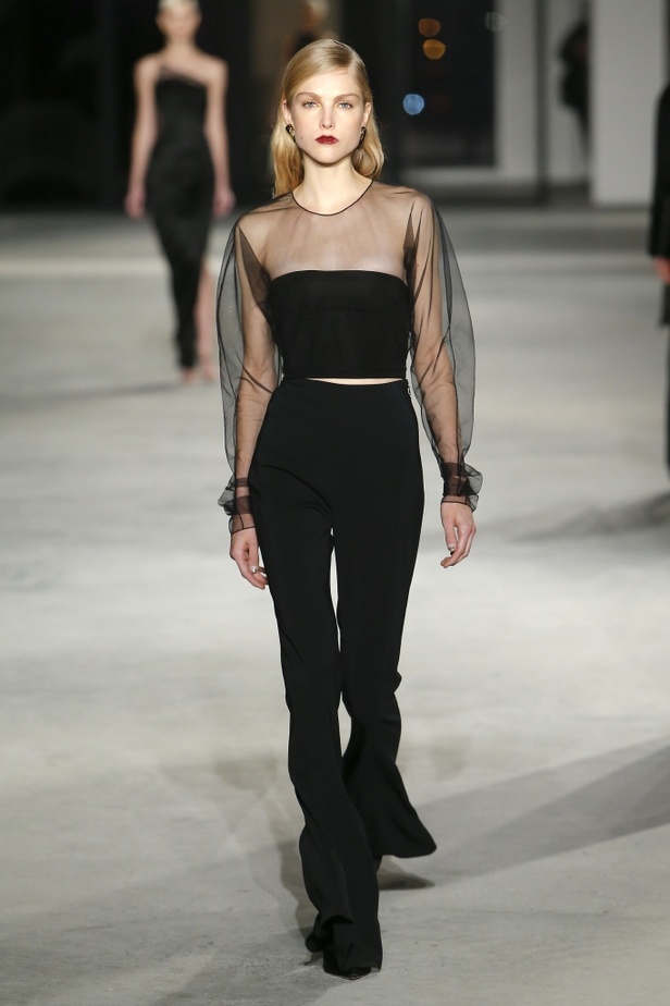 عرض أزياء Cushnie et Ochs لخريف وشتاء 2018 !