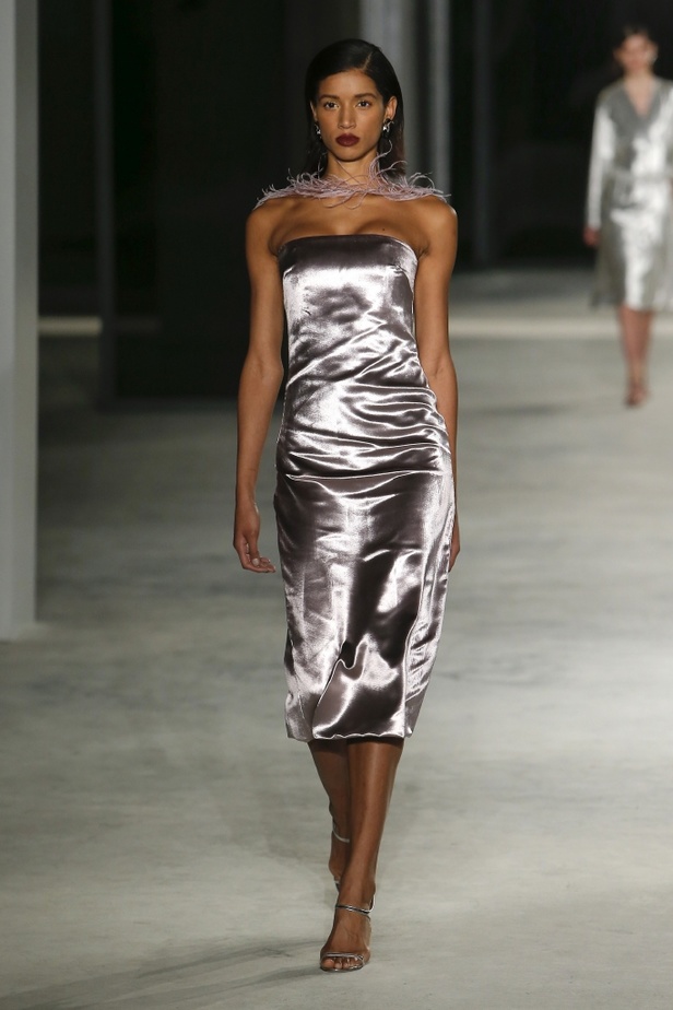 عرض أزياء Cushnie et Ochs لخريف وشتاء 2018 !