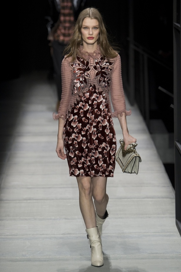 عرض ازياء مجموعة بوتيغا فينيتا لخريف وشتاء 2018