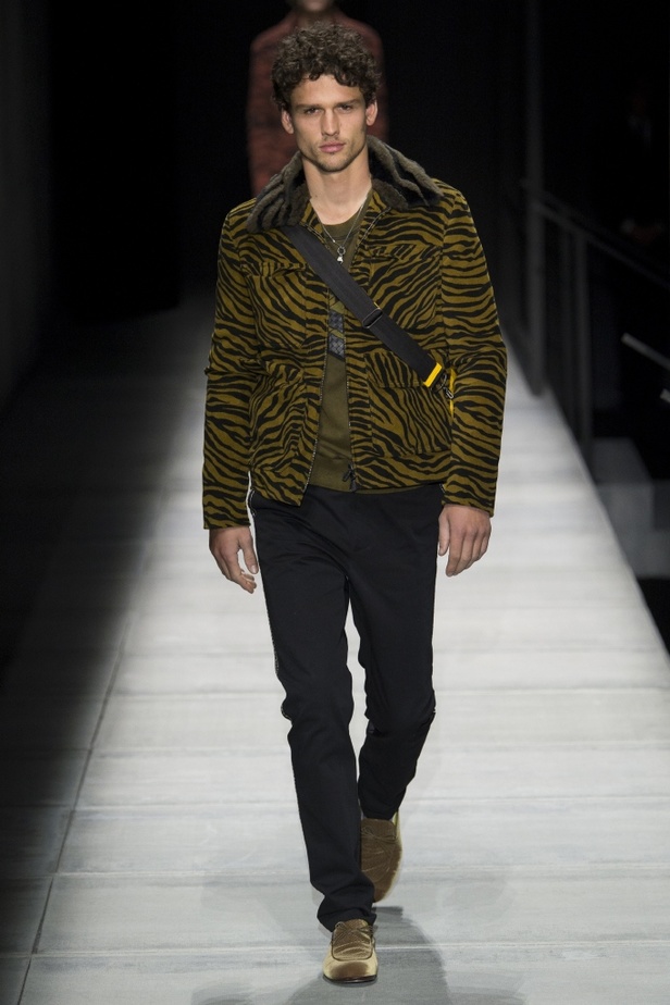 عرض ازياء مجموعة بوتيغا فينيتا لخريف وشتاء 2018