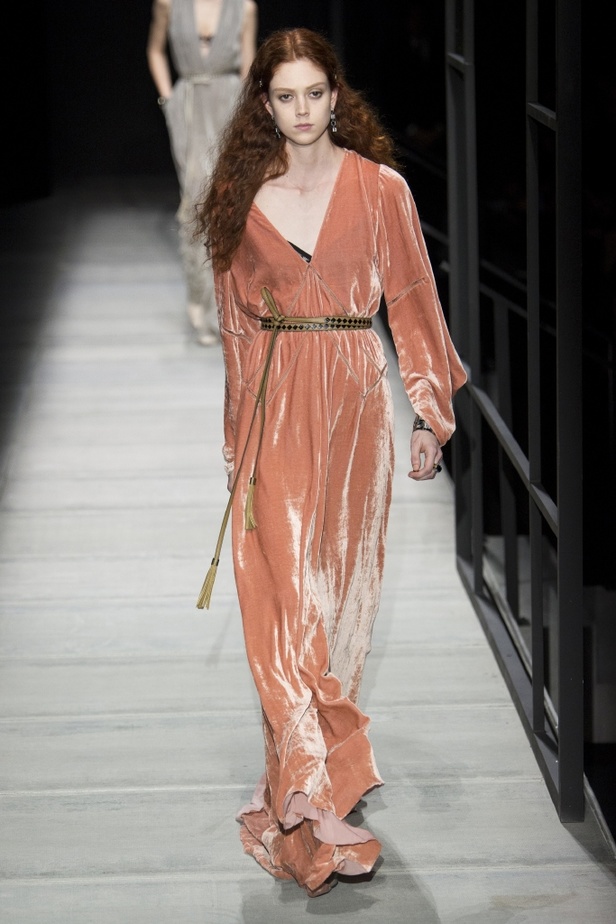 عرض ازياء مجموعة بوتيغا فينيتا لخريف وشتاء 2018