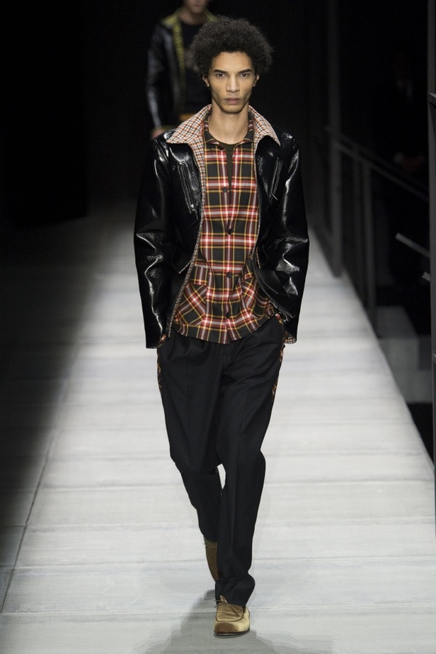 عرض ازياء مجموعة بوتيغا فينيتا لخريف وشتاء 2018