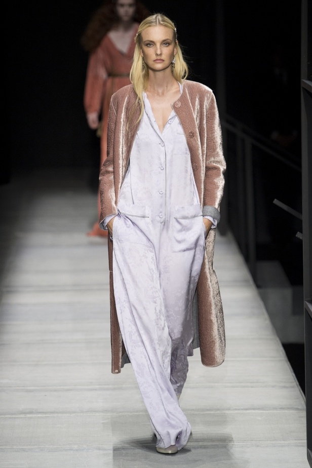 عرض ازياء مجموعة بوتيغا فينيتا لخريف وشتاء 2018