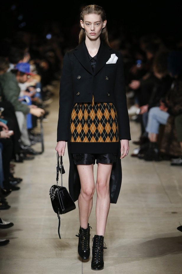 مجموعة ميو ميو لخريف وشتاء 2016-2017