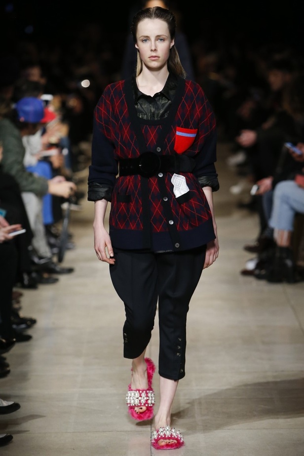 مجموعة ميو ميو لخريف وشتاء 2016-2017