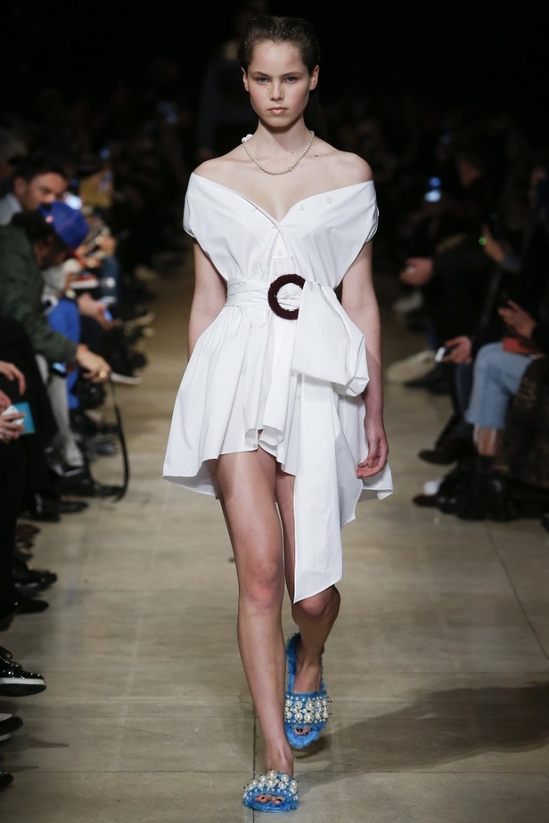 مجموعة ميو ميو لخريف وشتاء 2016-2017