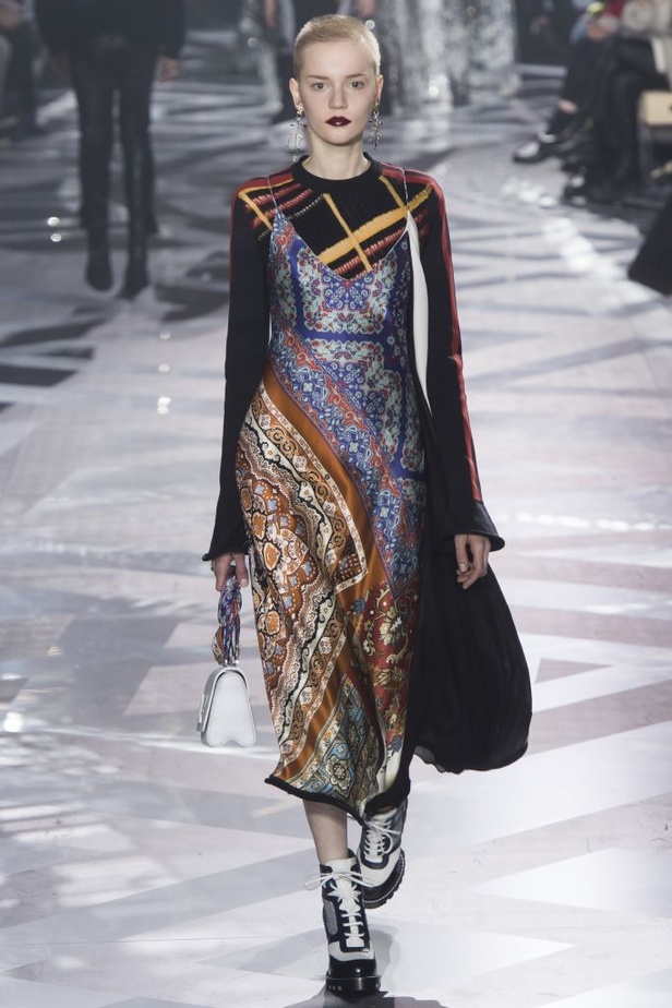 عرض لويس فيتون لخريف وشتاء 2016-2017