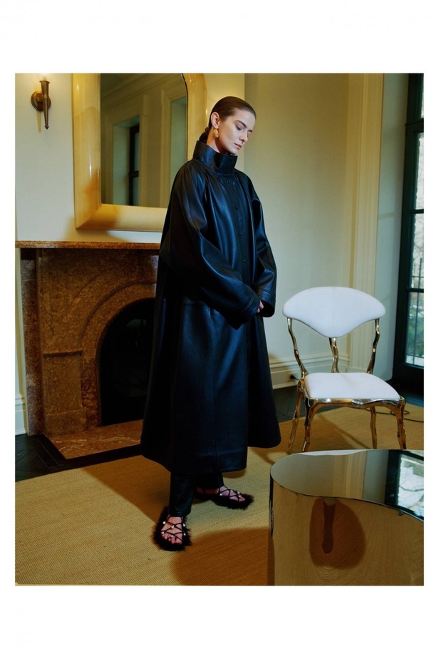 عرض ازياء مجموعة ALTUZARRA لخريف وشتاء 2021-2022 من اسبوع الموضة في باريس