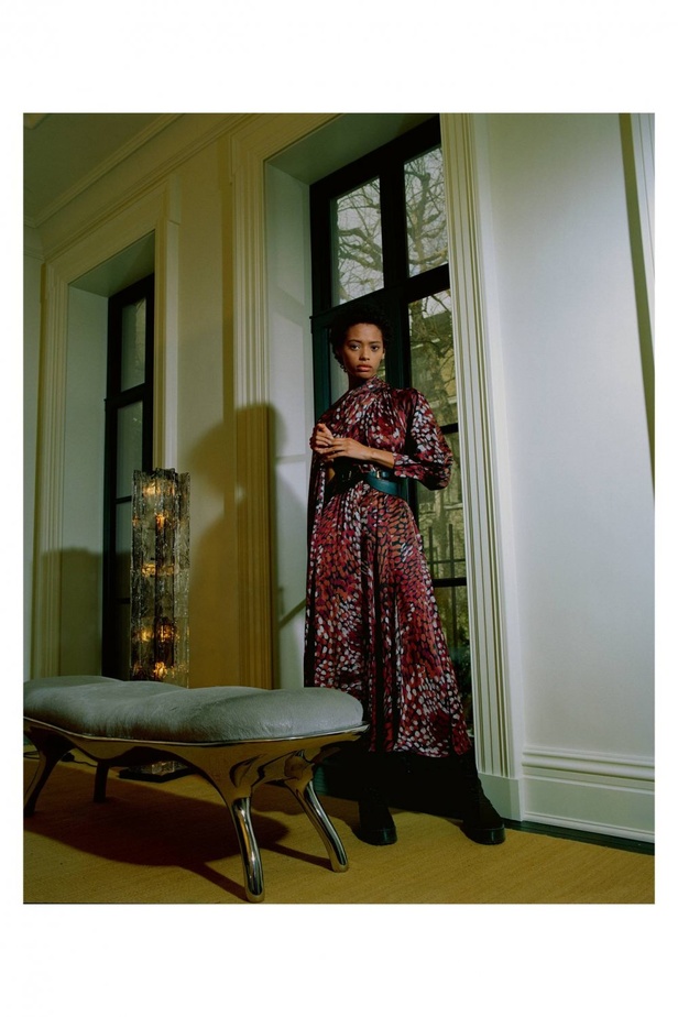 عرض ازياء مجموعة ALTUZARRA لخريف وشتاء 2021-2022 من اسبوع الموضة في باريس