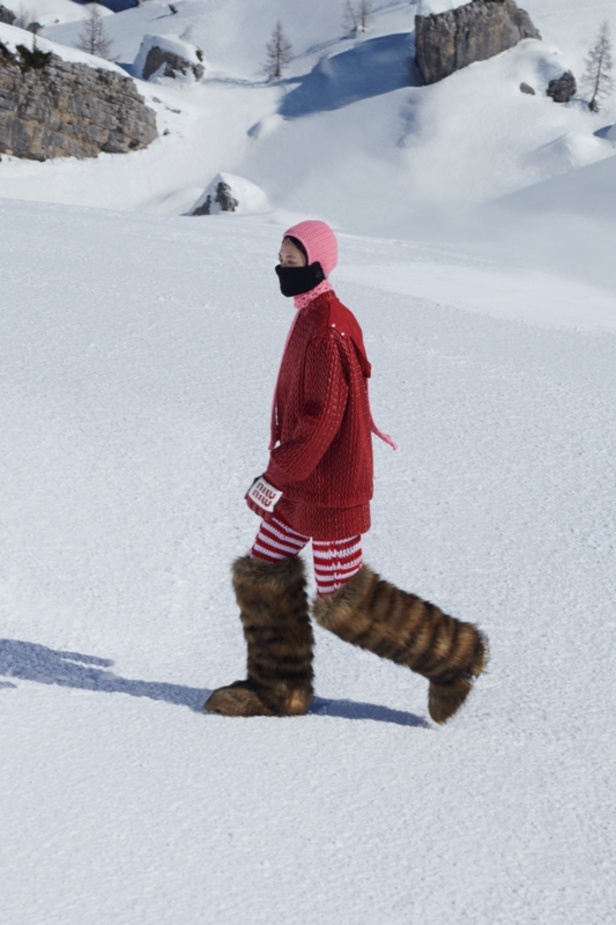 عرض أزياء دار MIU MIU لخريف وشتاء 2021-2022