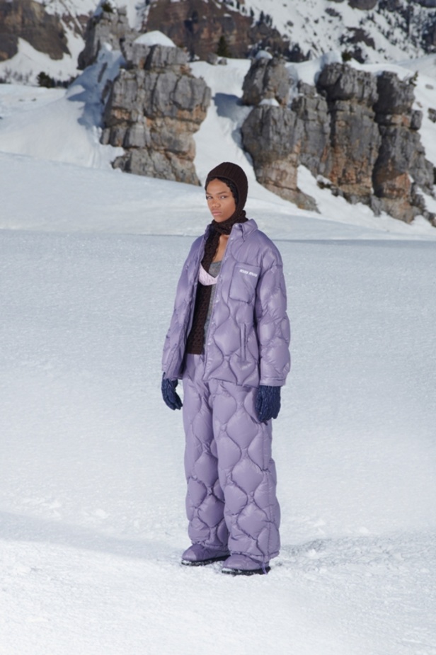 عرض أزياء دار MIU MIU لخريف وشتاء 2021-2022