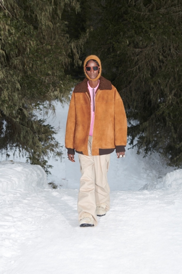 عرض أزياء دار MIU MIU لخريف وشتاء 2021-2022