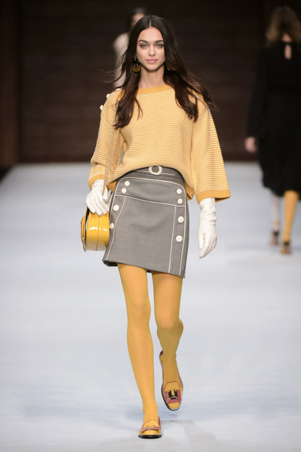  المرأة من قوة وإصرار مع مجموعة Elisabetta Franchi 