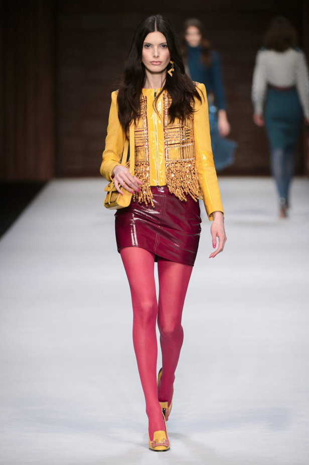  المرأة من قوة وإصرار مع مجموعة Elisabetta Franchi 